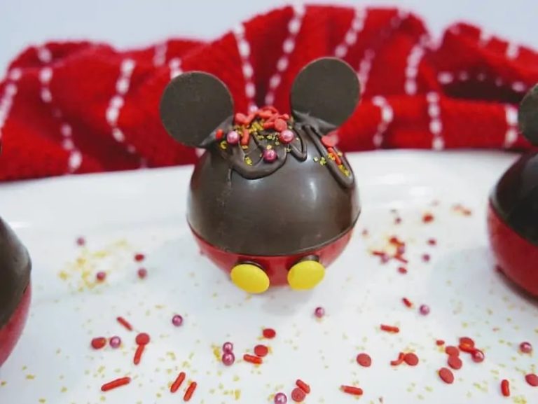 Mickey Mouse Inspired Winter Hot Cocoa Bombs!